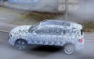 Mercedes GLB 2026 - Foto spia 19-12-2024 - 4