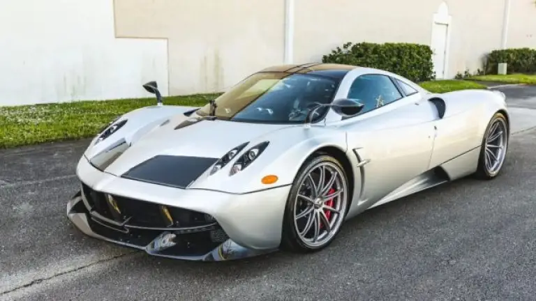 Pagani Huayra Tempesta invenduta - 6