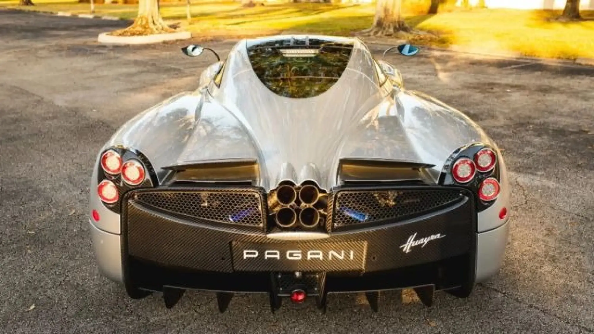 Pagani Huayra Tempesta invenduta - 2