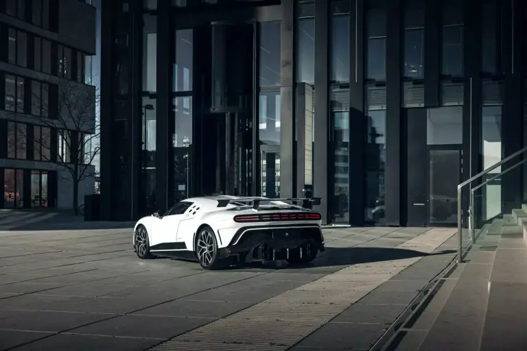 Bugatti Centodieci - Asta febbraio 2025 - 3