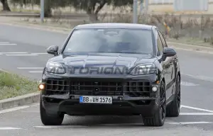 Porsche Cayenne 2026 - Foto spia 07-01-2025 - 3