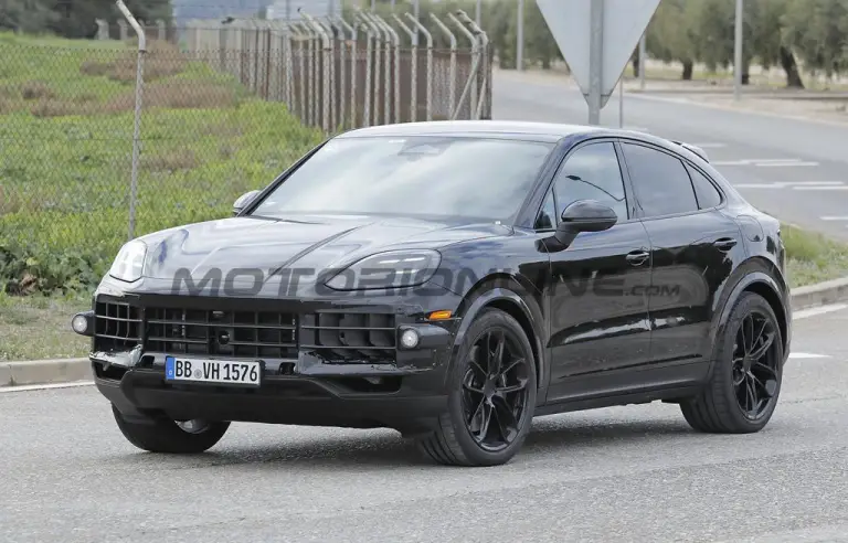 Porsche Cayenne 2026 - Foto spia 07-01-2025 - 7