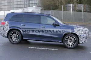 Mercedes GLS - Foto spia 8-1-2025