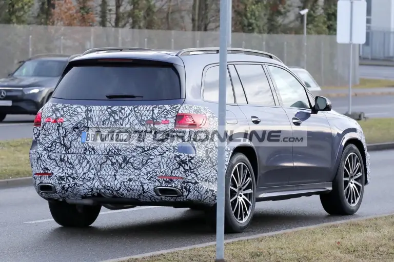 Mercedes GLS - Foto spia 8-1-2025 - 13
