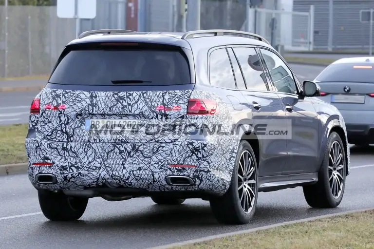 Mercedes GLS - Foto spia 8-1-2025 - 9