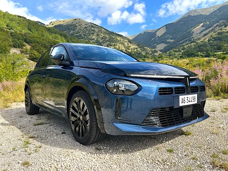 Lancia Ypsilon Car Var - 4