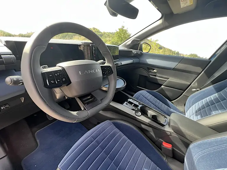 Lancia Ypsilon Car Var - 15