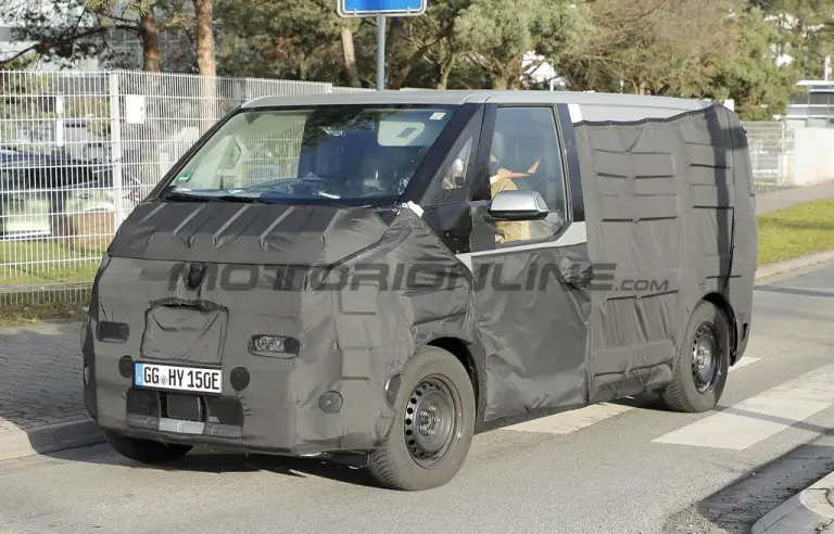 Kia PV5 - Foto spia 09-01-2025 - 4