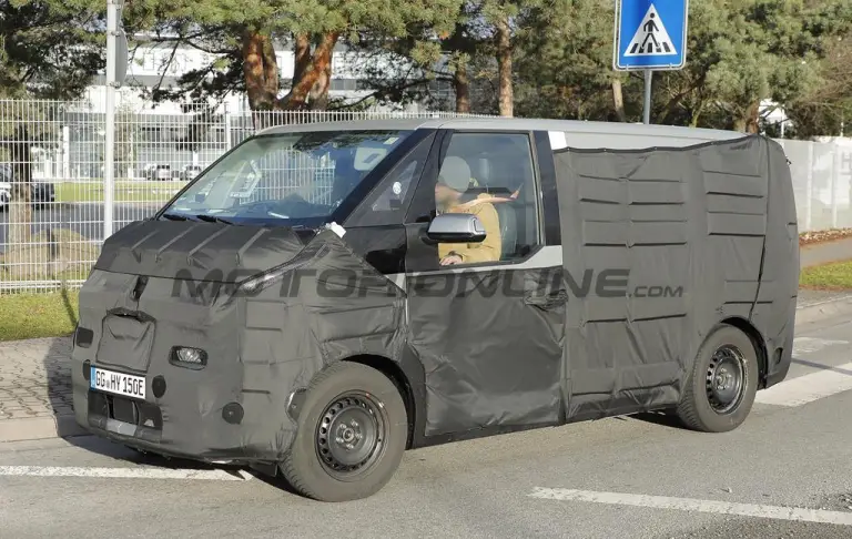Kia PV5 - Foto spia 09-01-2025 - 2