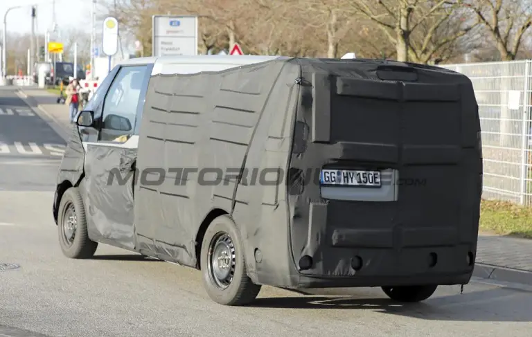 Kia PV5 - Foto spia 09-01-2025 - 7