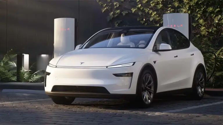 Tesla Model Y 2025 - Foto Cina - 1