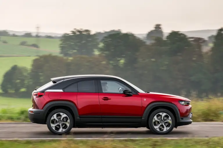 Mazda MX-30 e-Skyactiv R-EV 2025 - Foto ufficiali - 3