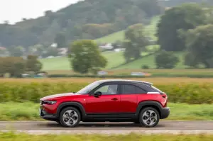 Mazda MX-30 e-Skyactiv R-EV 2025 - Foto ufficiali - 4