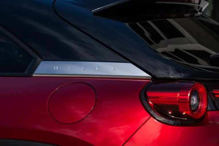 Mazda MX-30 e-Skyactiv R-EV 2025 - Foto ufficiali - 10