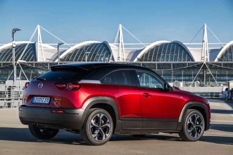 Mazda MX-30 e-Skyactiv R-EV 2025 - Foto ufficiali - 19