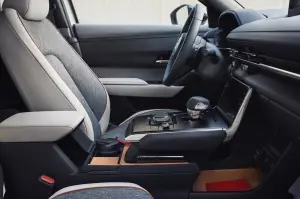 Mazda MX-30 e-Skyactiv R-EV 2025 - Foto ufficiali - 20