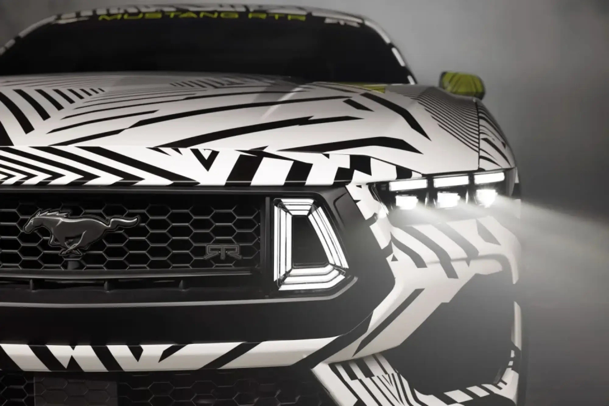 Ford Mustang RTR - 13