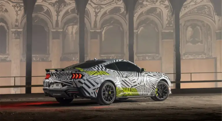 Ford Mustang RTR - 16