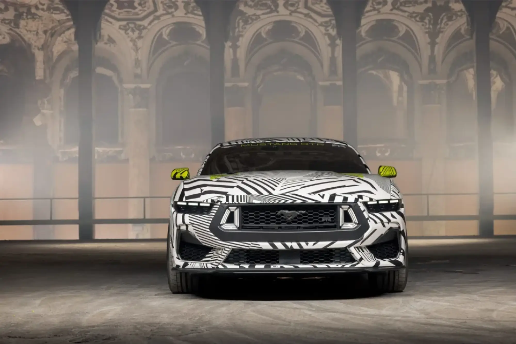 Ford Mustang RTR - 18