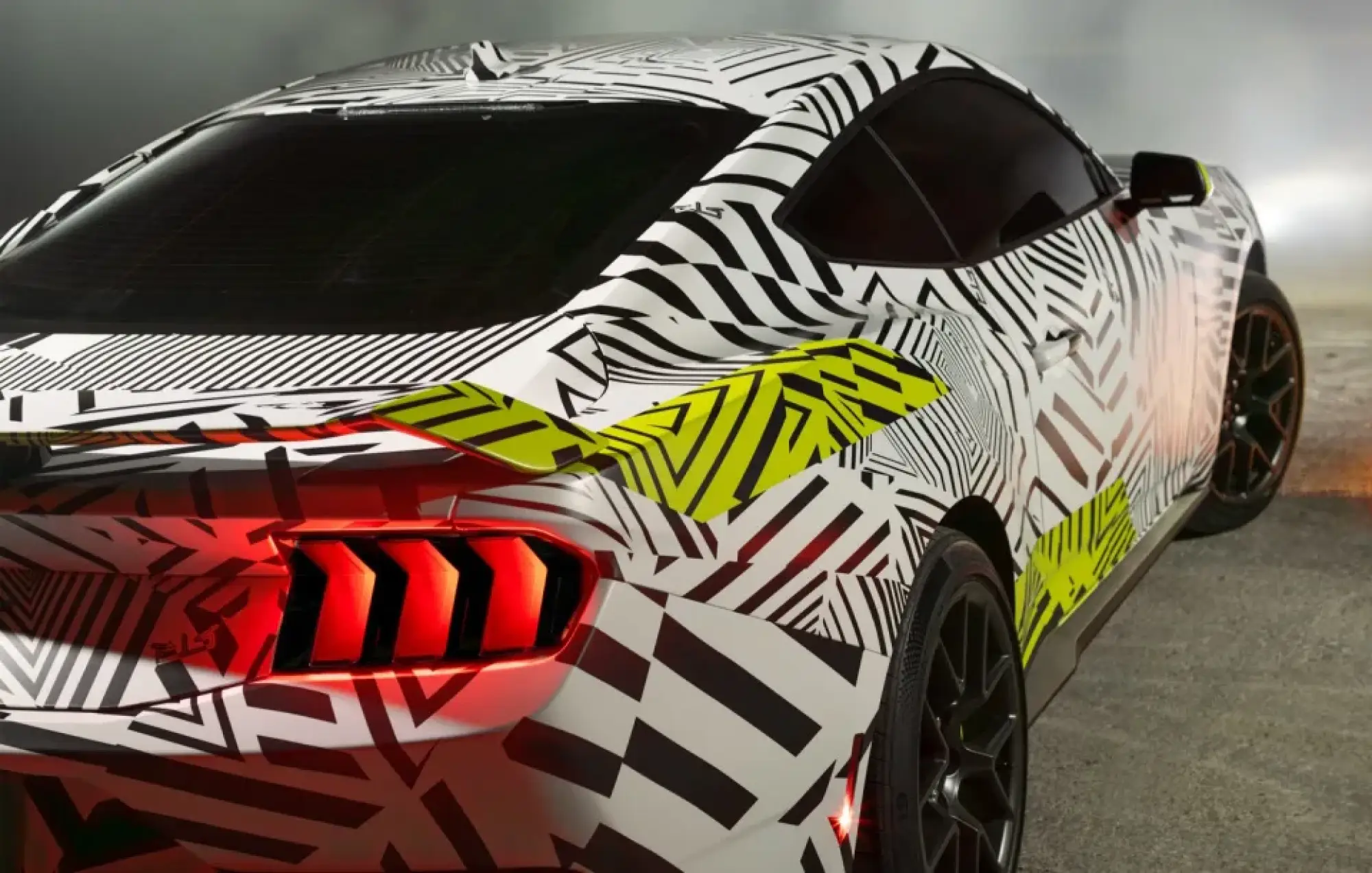 Ford Mustang RTR - 25