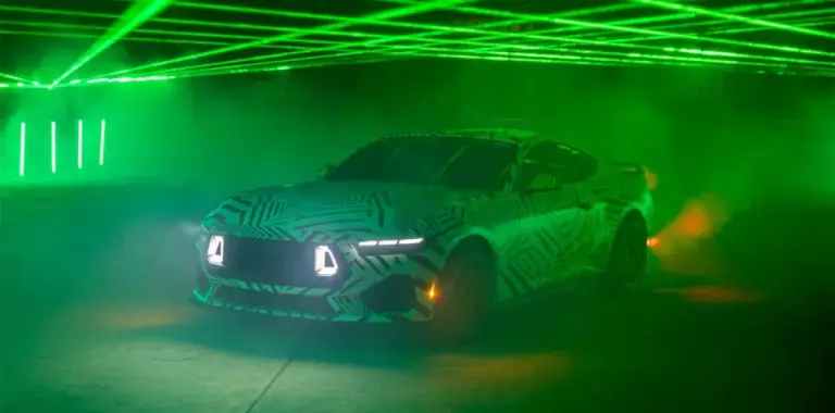 Ford Mustang RTR - 24