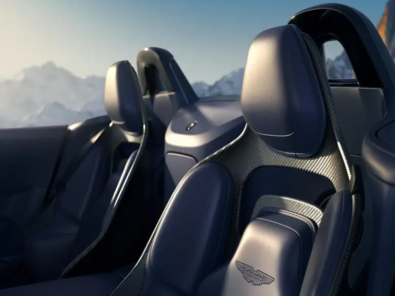Aston Martin Vantage Roadster 2025 - 15