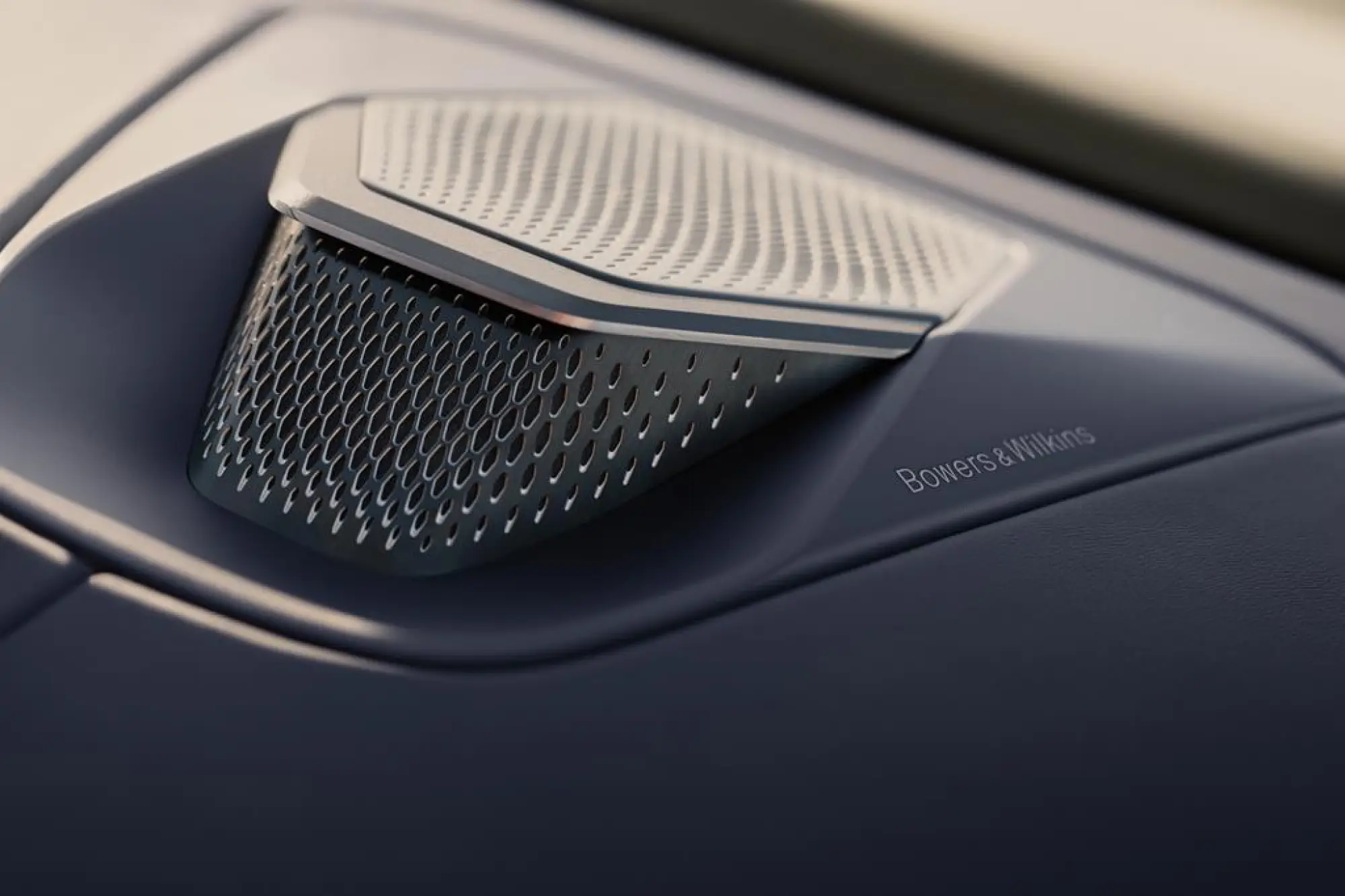 Aston Martin Vantage Roadster 2025 - 22