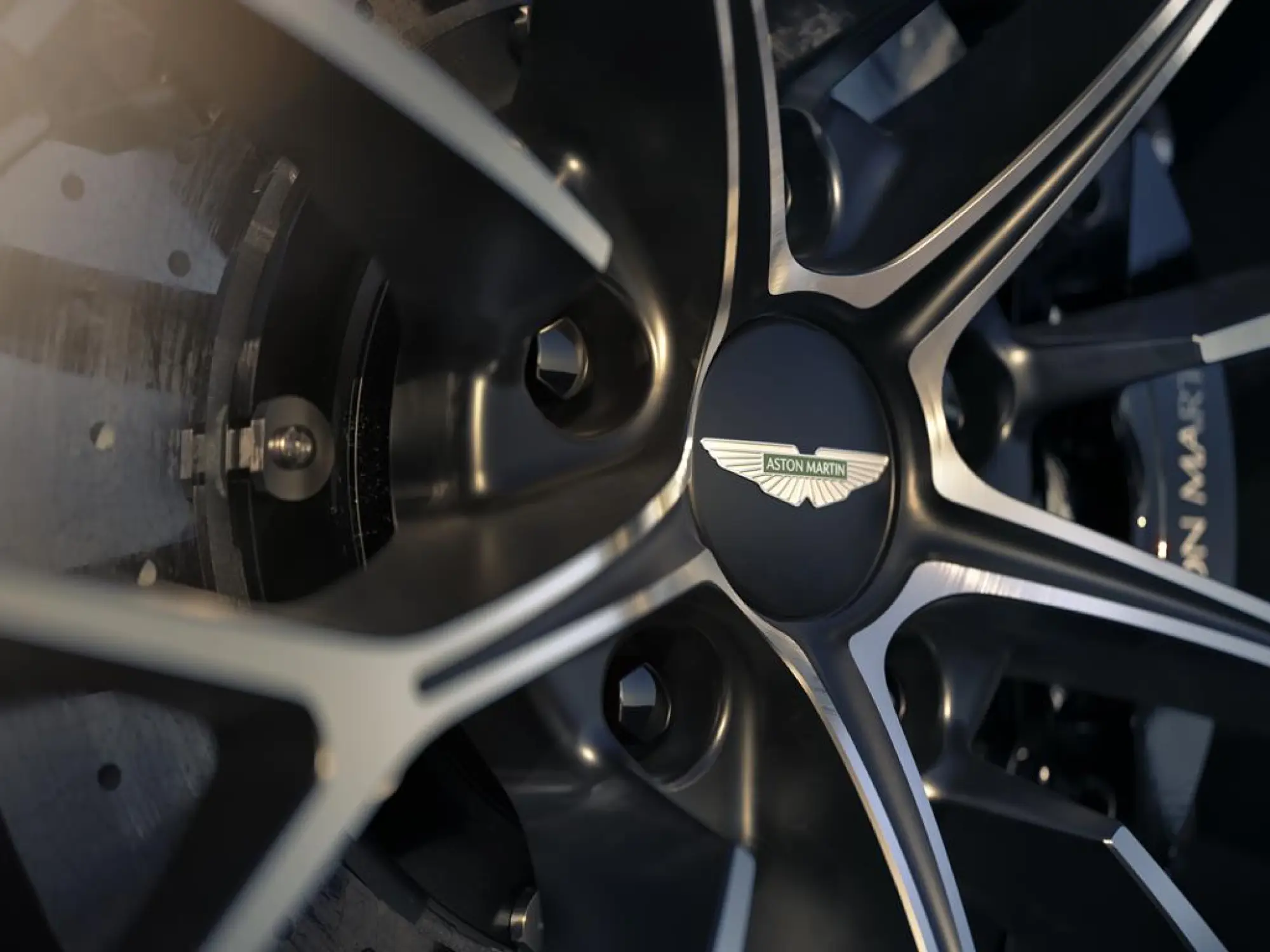 Aston Martin Vantage Roadster 2025 - 23