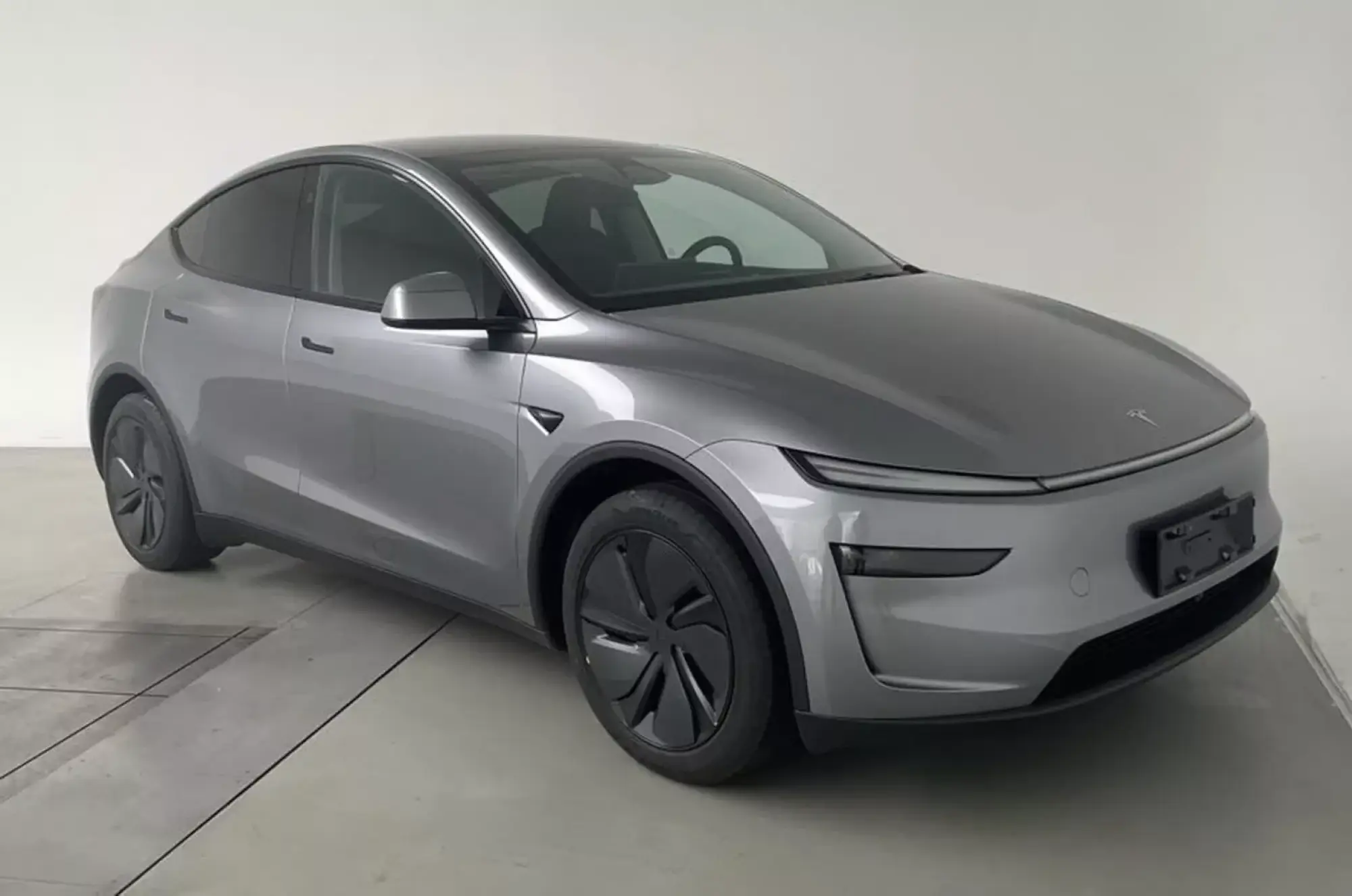 Tesla Model Y 2025 - Foto reali - 5