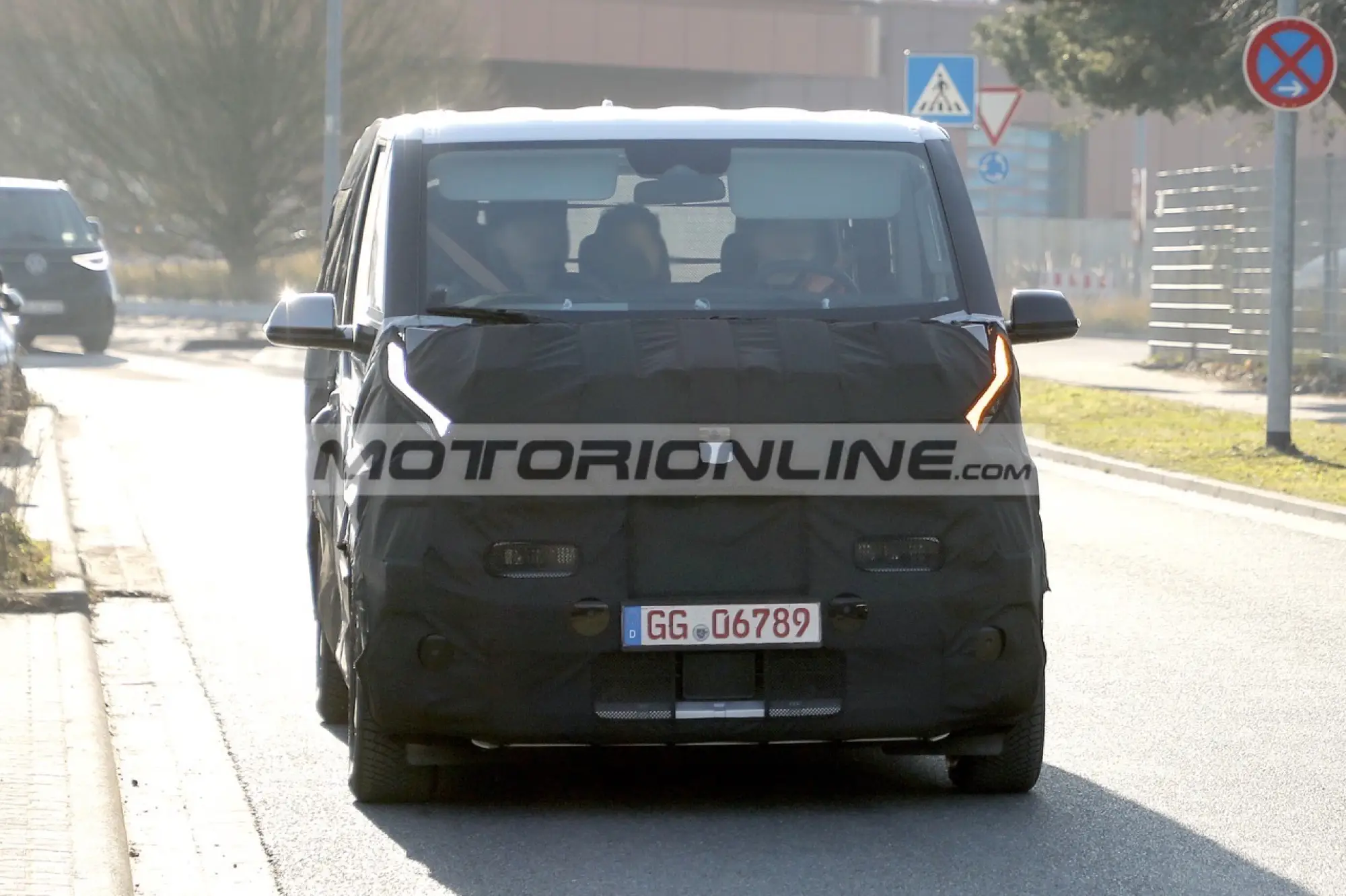 Kia PV5 - Foto spia 16-1-2025 - 1