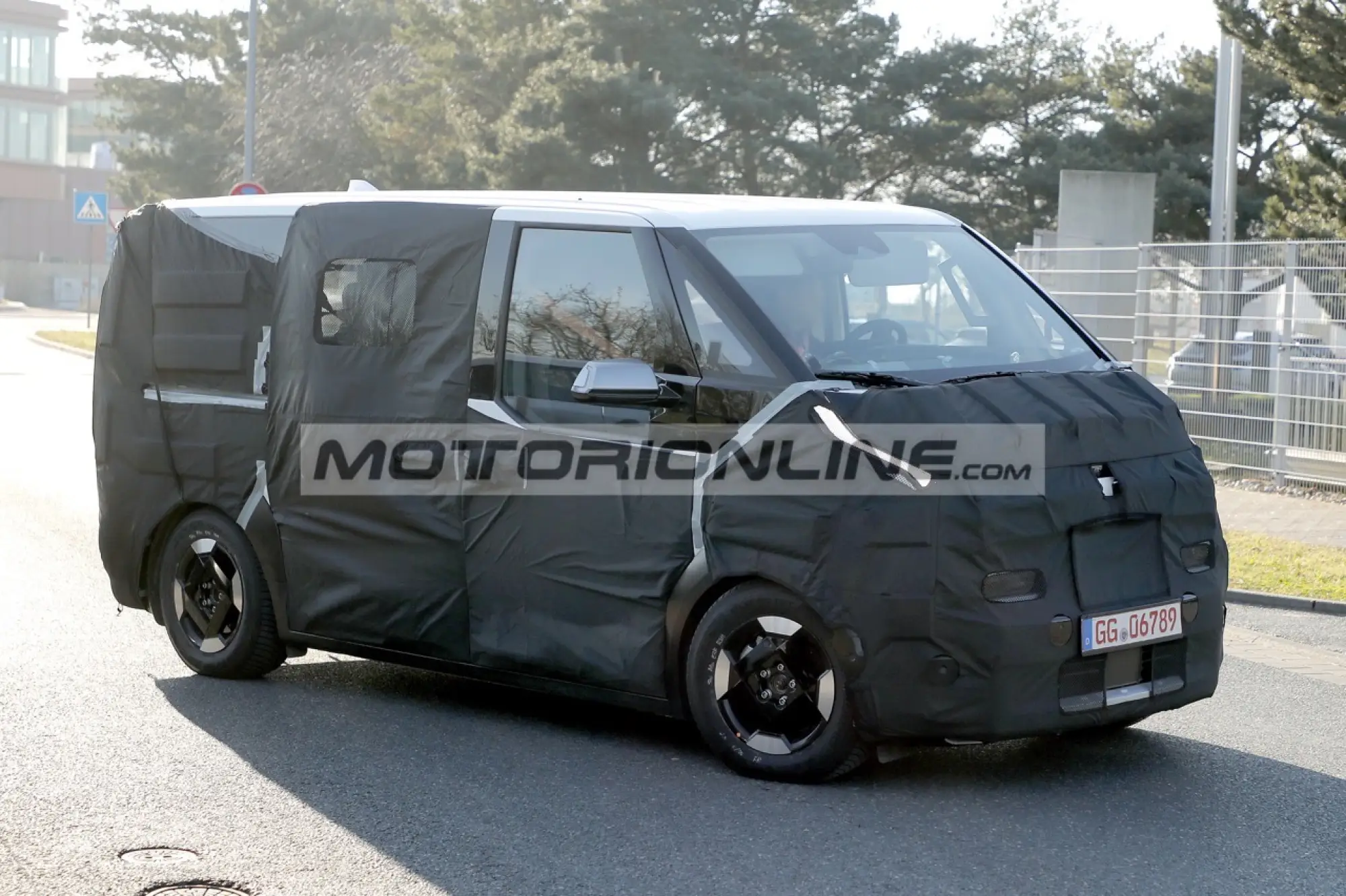 Kia PV5 - Foto spia 16-1-2025 - 4