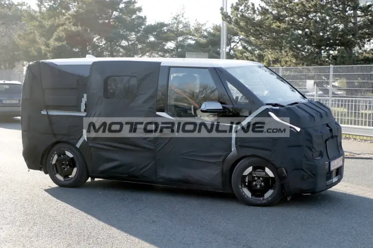 Kia PV5 - Foto spia 16-1-2025 - 3