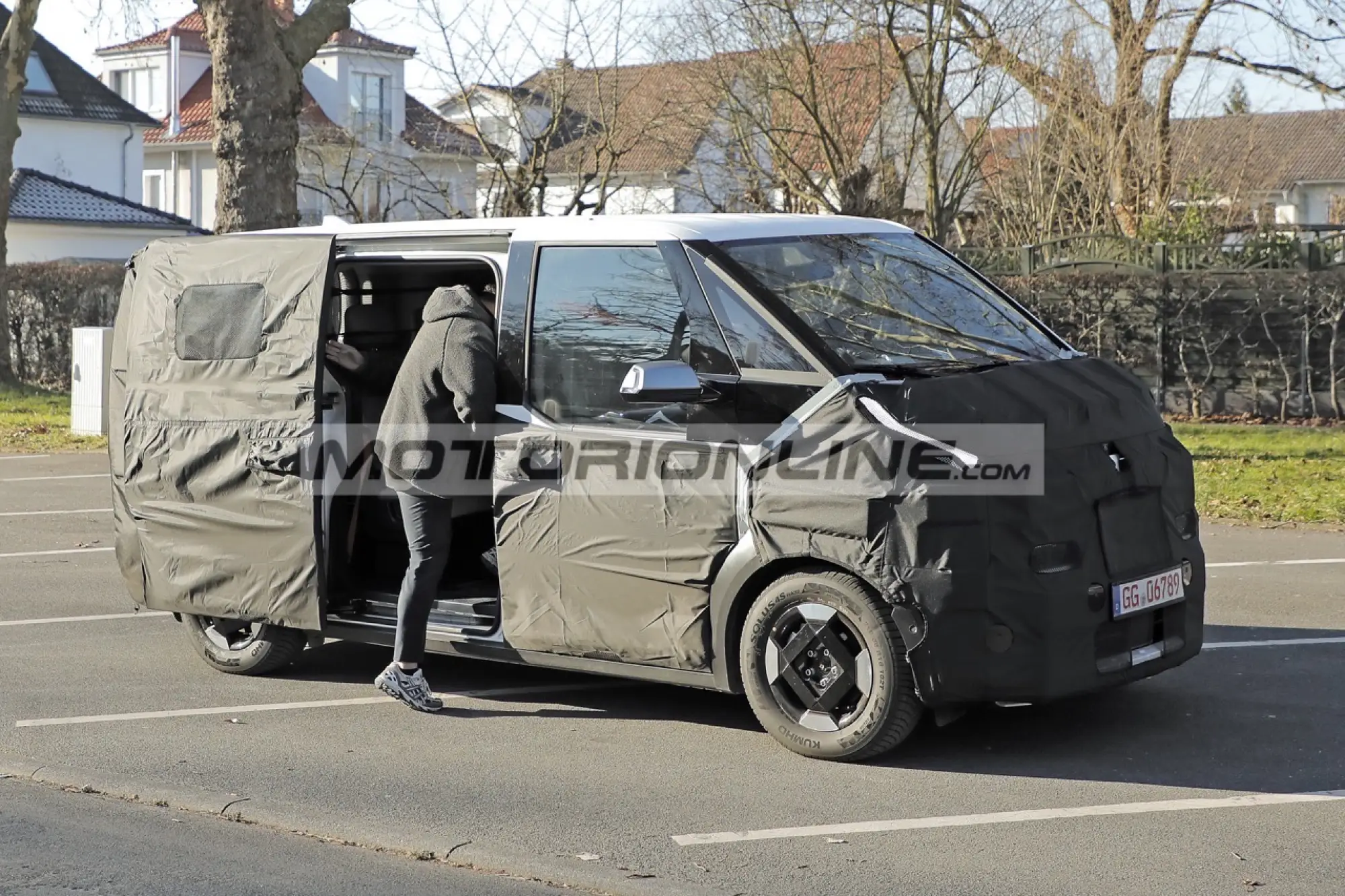 Kia PV5 - Foto spia 16-1-2025 - 17