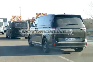 Kia PV5 - Foto spia 16-1-2025 - 13