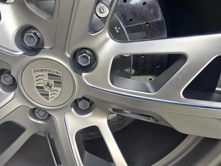 Porsche Taycan Cross Turismo 2025: Come e Come va - 3