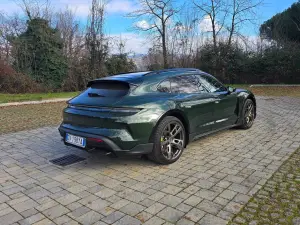 Porsche Taycan Cross Turismo 2025: Come e Come va - 9