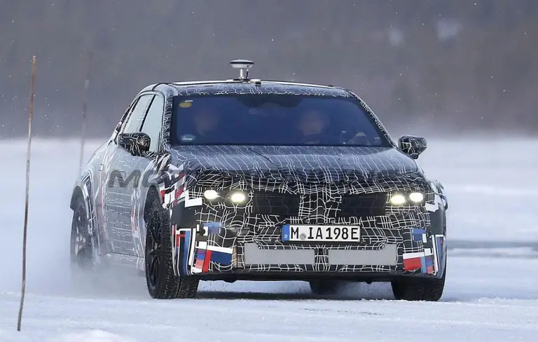 BMW M3 2027 - Foto spia 21-01-2025 - 1
