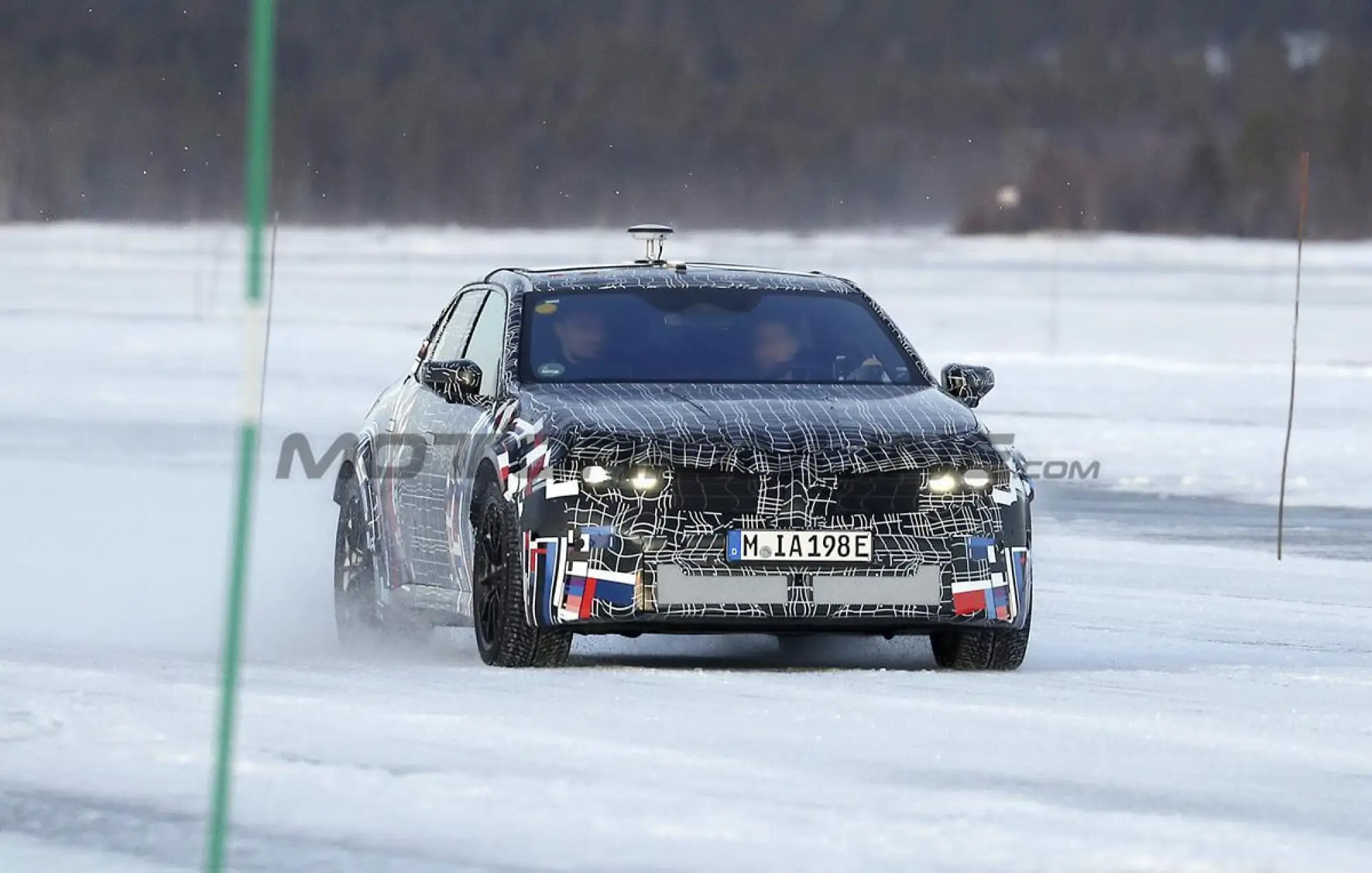 BMW M3 2027 - Foto spia 21-01-2025 - 16