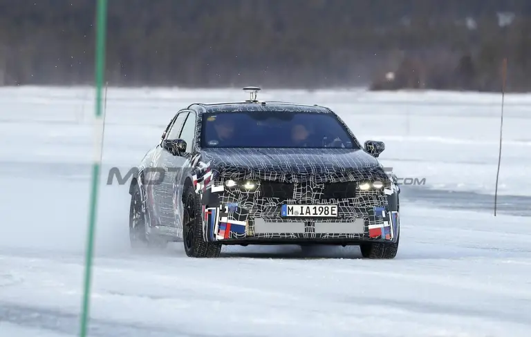 BMW M3 2027 - Foto spia 21-01-2025 - 16