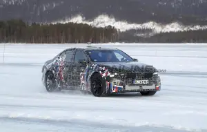 BMW M3 2027 - Foto spia 21-01-2025 - 21