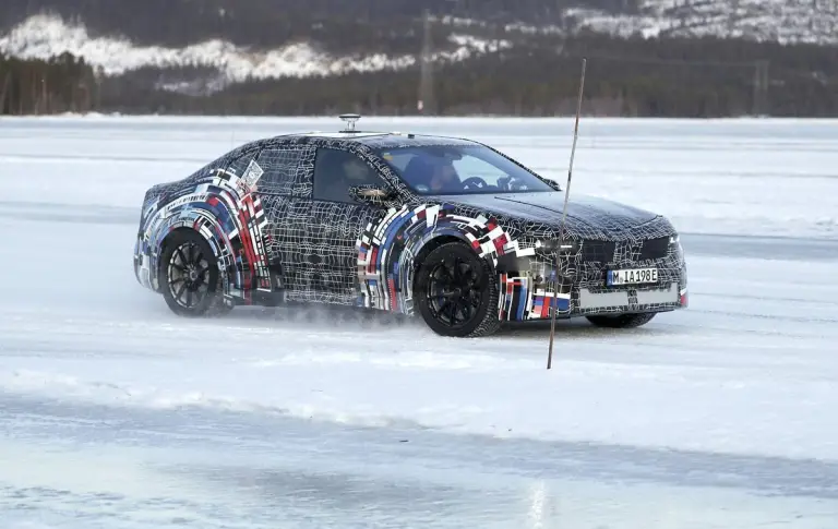 BMW M3 2027 - Foto spia 21-01-2025 - 24