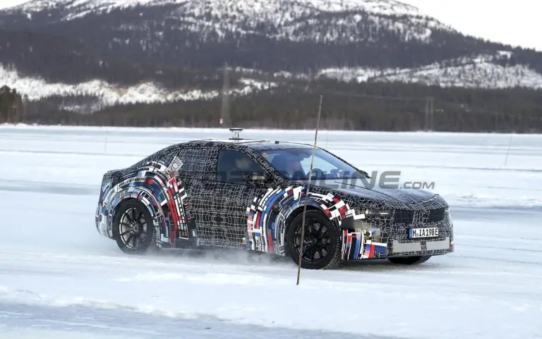 BMW M3 2027 - Foto spia 21-01-2025 - 22