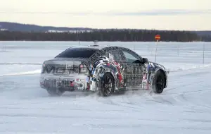 BMW M3 2027 - Foto spia 21-01-2025 - 30