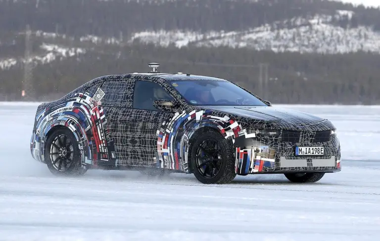 BMW M3 2027 - Foto spia 21-01-2025 - 5