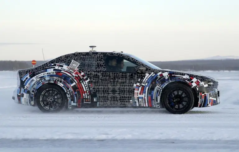 BMW M3 2027 - Foto spia 21-01-2025 - 8