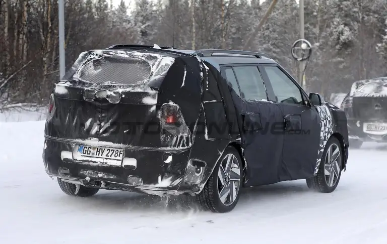 Hyundai Nexo 2025 - Foto spia 23-01-2025 - 12
