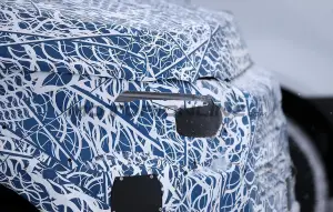 Mercedes Classe V EV 2027 - Foto spia 24-01-2025 - 34