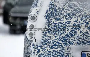 Mercedes Classe V EV 2027 - Foto spia 24-01-2025 - 32
