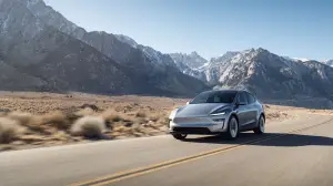 Tesla Model Y 2025 - Foto ufficiali