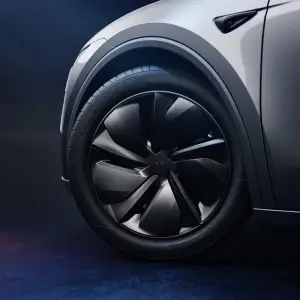 Tesla Model Y 2025 - Foto ufficiali